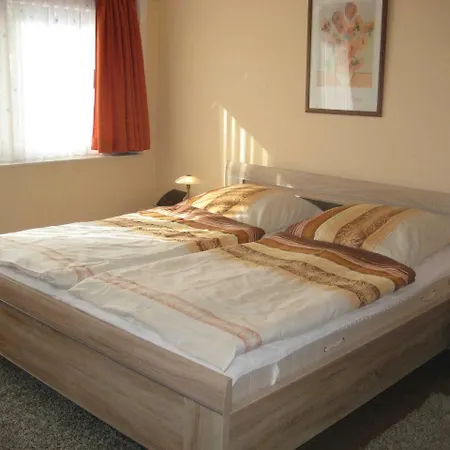 Bue _ Ferienhaus R_ Hahn _91_